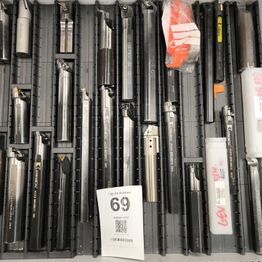 CNC Products ApS *Del 2 - Værkstedsskabe - Værktøj - Maskinskruestik - m.v.*