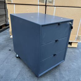 Paustian ApS Del 1 - *Stole - Borde - Skuffekasetter - HAY - EAMES - M.V.* - Hou