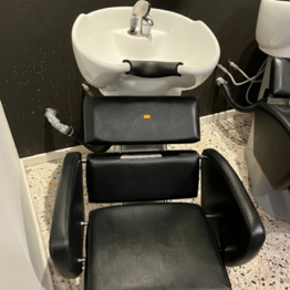 Raw Hair ApS under konkurs - Frisør Vaskestole + Klaver