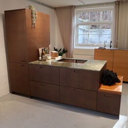 Form Plus+ ApS* Snedkerkøkken, Hvidevare, Kontorinventar mv.