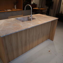 Form Plus+ ApS* Snedkerkøkken, Hvidevare, Kontorinventar mv.