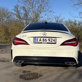 Mercedes-Benz CLA 200 AMG Line (MOMSFRI)