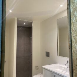 Færdigbyggede Badekabiner