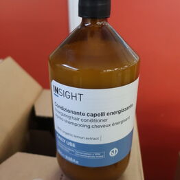 Frisør Support Aps *Del 4 - Hårprodukter og frisørartikler*