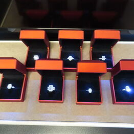 Ure og Smykker med Guld og Diamanter