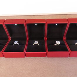 Ure og Smykker med Guld og Diamanter