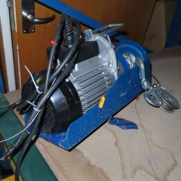 Oprydningsauktion hos maskinhandler *Robotsvejser - Svejseværk - Saksebord - Traktor*