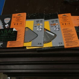 Værktøj, el. palleløfter, borde m.m.