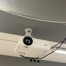 Overskud og Vin fra Ærtefabrikken, Odense