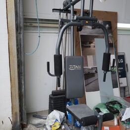 Lyn Auktion Billig Byg Danmark ApS * Byggematerialer, Værktøj, Kontorinventar mv.