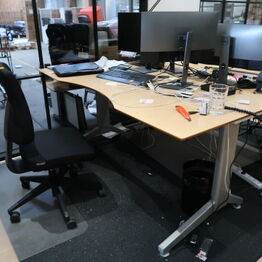 Fyns Hvidevare Levering ApS *Del 2 - Kontorinventar - Elektronik m.m.*