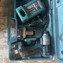 Lynauktion, kontormøbler