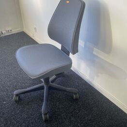 Lynauktion, kontormøbler