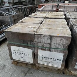 Byggefirmaet Knudsgaard A/S - *Forskalling, mandskabsvogn, stilladsdele m.v.*