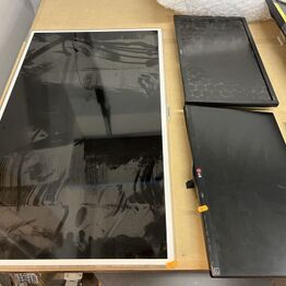 It-udstyr: Skærme, Servere, mm.