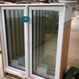 Vinduer, døre, gulve, isolering og andre byggematerialer.