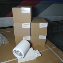 Prof. monitorer, lysskinner m/lamper, medieserver m.m.