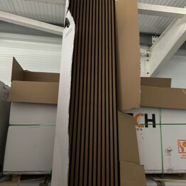 Akustik auktion, akustikpaneler, akustikfliser, skruer mm. i forskellige størrelser