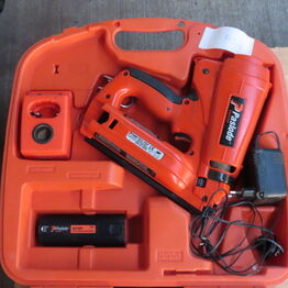 Samleauktion Hou - December