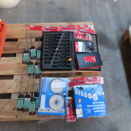 Samleauktion Hou - December