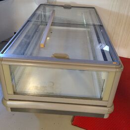 Køle-/fryseskabe, vinkølere og kølediske