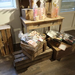 Blomst & Gren ApS *Del 1 - Gavekurve - Planter - Butiksinventar m.m.*