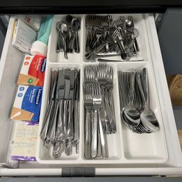 BioMar Group - flytteauktion *Kontorinventar, HÅG, DUBA-B8, LENOVO m.v.*