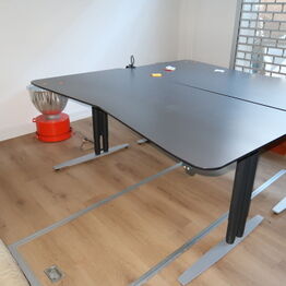 LYNAUKTION: Twelve Sixteen *Kontorinventar & Cykeltøj m.m.*