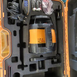 Overskud fra tømrerfirma, MAKITA, DEWALT mv.