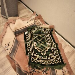 Demca ApS *Kontor *Butiksinventar *Lagerinventer* Truck * Stablere