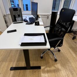 LYNAUKTION Kontor Inventar