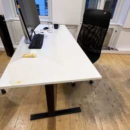 LYNAUKTION Kontor Inventar