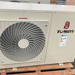LYNAUKTION: Batterier, Lamper, Solcellepaneler m.m