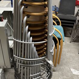 TEC (Teknisk Skole) Frederiksberg Stort Parti Lamper, Stole,  Affaldssækkeholdere, Vandvarmere m.m.