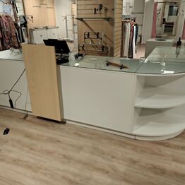 Lynauktion, konkurs tøjforretning