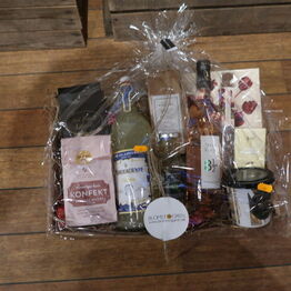 Blomst & Gren ApS *Del 2 - Gavekurve - Planter - Butiksinventar m.m.*