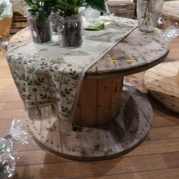 Blomst & Gren ApS *Del 2 - Gavekurve - Planter - Butiksinventar m.m.*