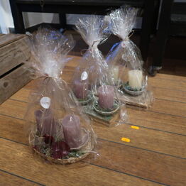 Blomst & Gren ApS *Del 2 - Gavekurve - Planter - Butiksinventar m.m.*