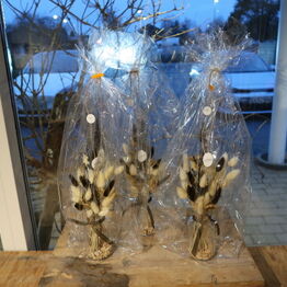 Blomst & Gren ApS *Del 2 - Gavekurve - Planter - Butiksinventar m.m.*