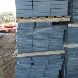 Claus Kusk Jensen Under Konkurs * Betonfliser, Brosten mv.* Del 2