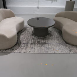Level-Floor ApS *Del 2 - Showroom - Kontorinventar m.m.*