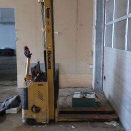 Thors Kaffe og Snack *Køretøjer, kontorinventar, kaffemaskine m.v.*