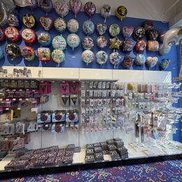 Partyland - PLDKRC ApS *Festtilbehør - Balloner - Ballonpumper m.m.*