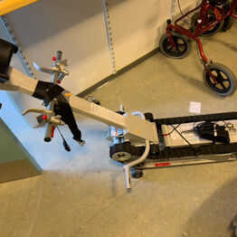 AMU Vest *Del 4 - Rengøringsmaskiner - Rengøringsartikler - Hjælpemidler*