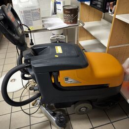 AMU Vest *Del 4 - Rengøringsmaskiner - Rengøringsartikler - Hjælpemidler*