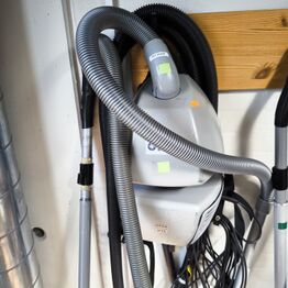 AMU Vest *Del 4 - Rengøringsmaskiner - Rengøringsartikler - Hjælpemidler*