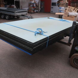 Store borde, plader og hegnspæle - Sorø