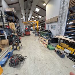 I.C. Nielsen VVS & Blik ApS *Del 3 - Driftsmidler - Varelager - Reservedele m.m.*