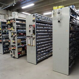 Vestsjællands Autodele ApS *Helsinge - Del 2 - Lagerinventar, løftevogne og trucks*