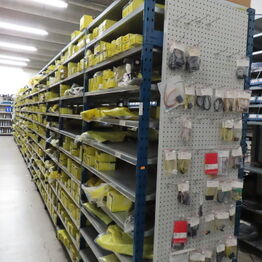 Vestsjællands Autodele ApS *Helsinge - Del 2 - Lagerinventar, løftevogne og trucks*